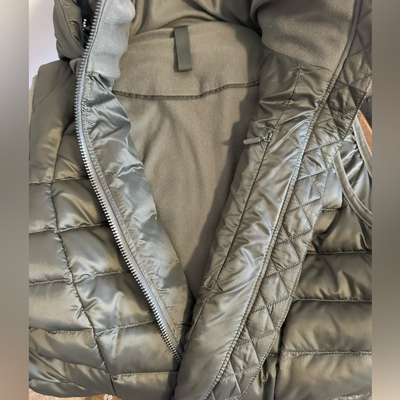 Lululemon Brave the Cold Vest Olive in size 6 - Picture 8 of 8